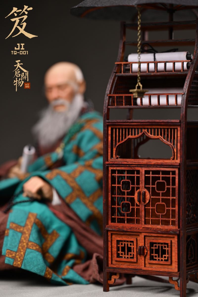 Xuan Zang Carrying Books