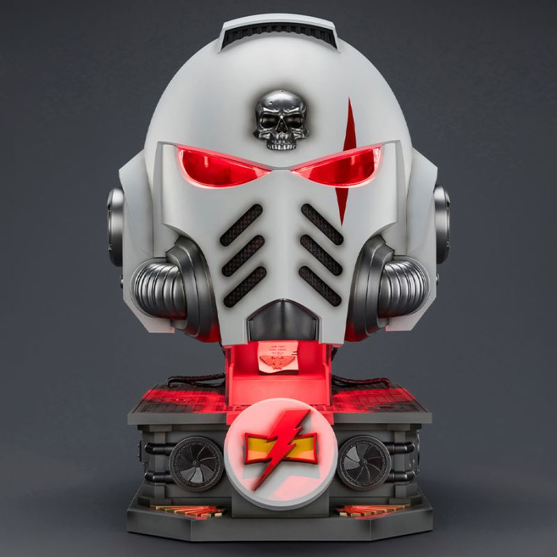 White Scars MkX Helmet & Display Stand