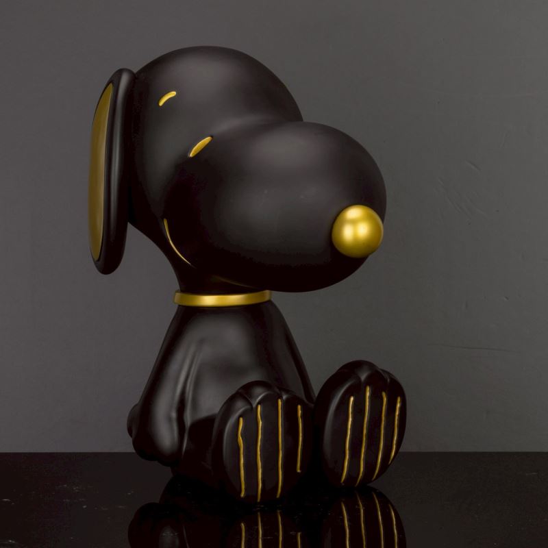 Snoopy Piggy Bank [Black & Gold Version]