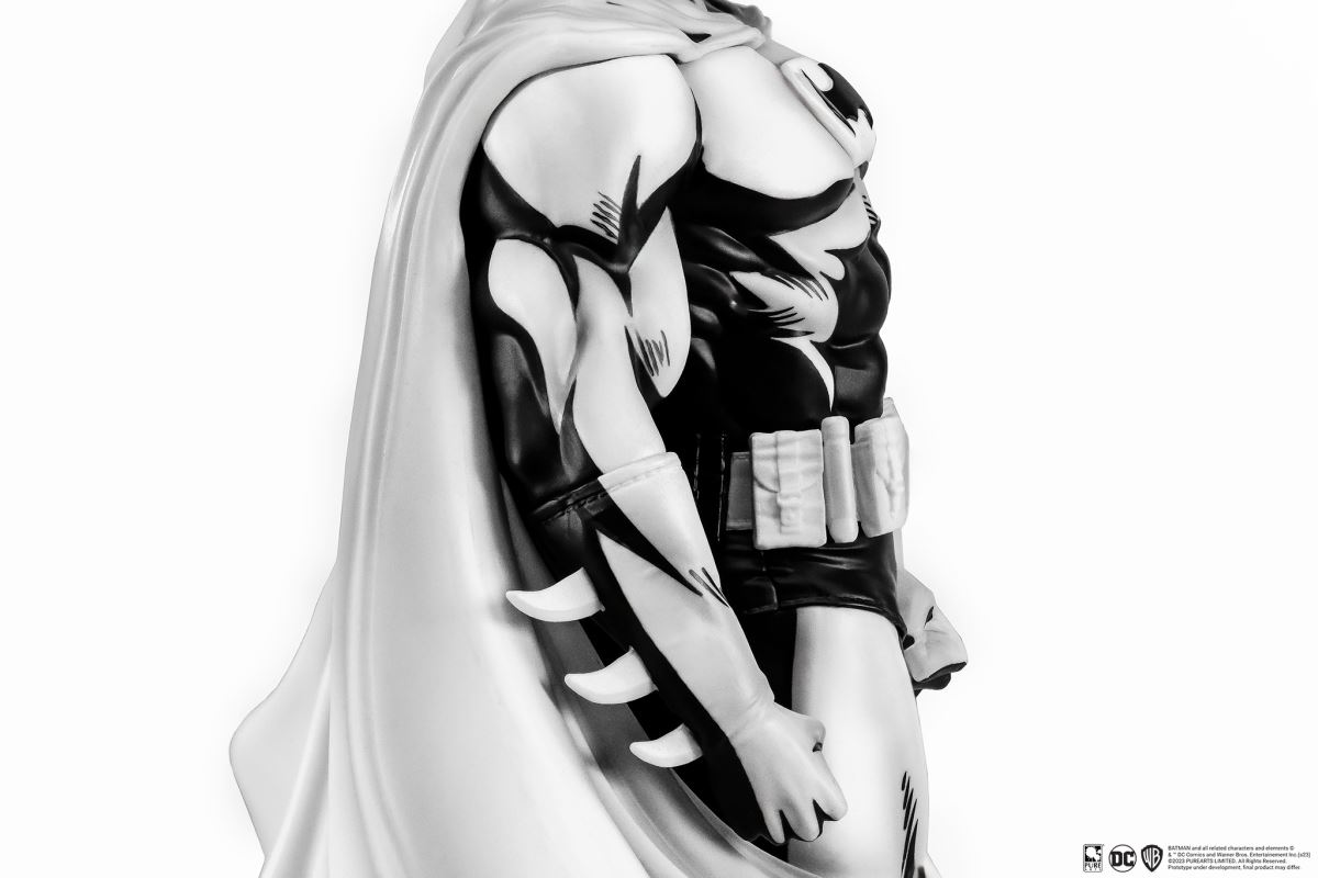 Batman Black & White Version (PX Exclusive)