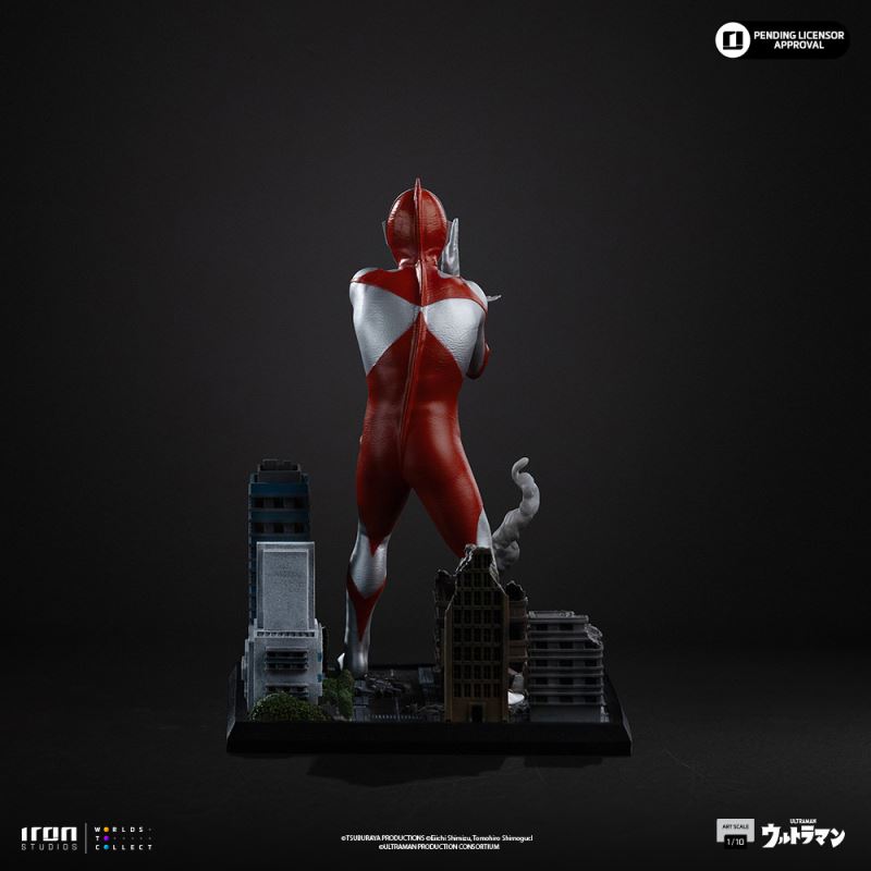 Ultraman 1/10