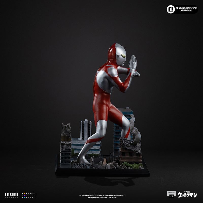 Ultraman 1/10
