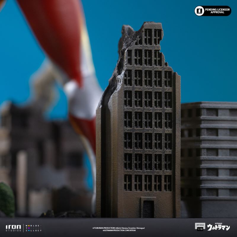 Ultraman 1/10