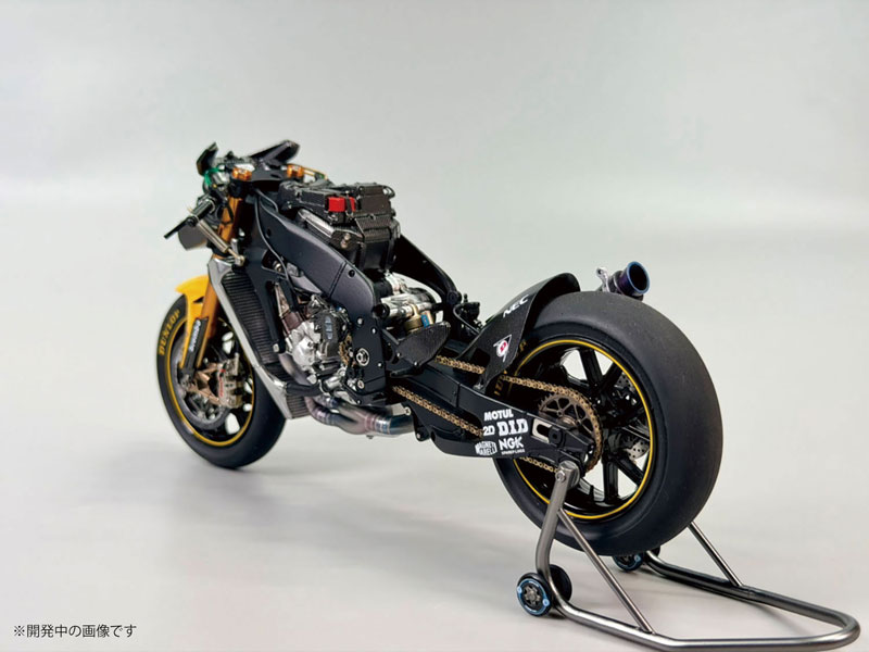 Yamaha YZR-M1 2007 Plastic Model 1/12