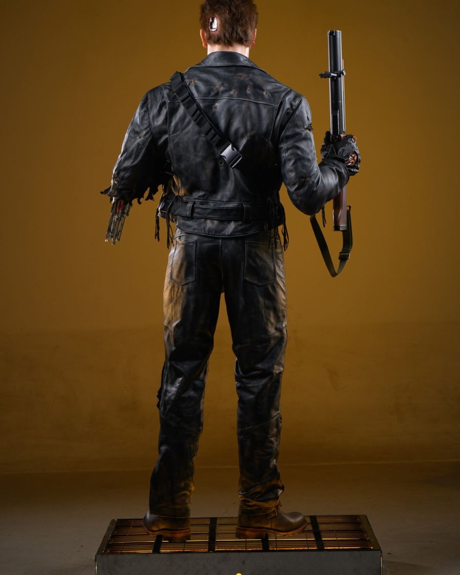 Terminator T800 battle damage 1/1 life size statue
