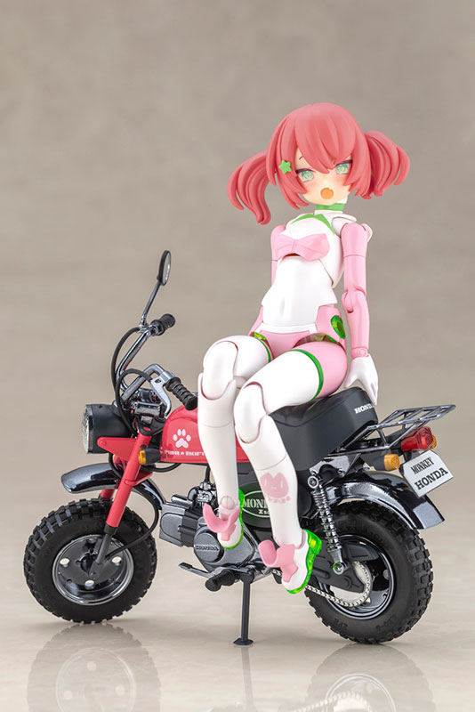 Megami Device PUNI MOFU Racing Mao with Honda Z50J-1 Monkey