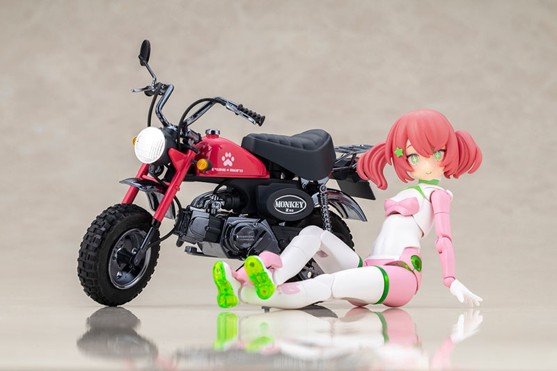 Megami Device PUNI MOFU Racing Mao with Honda Z50J-1 Monkey