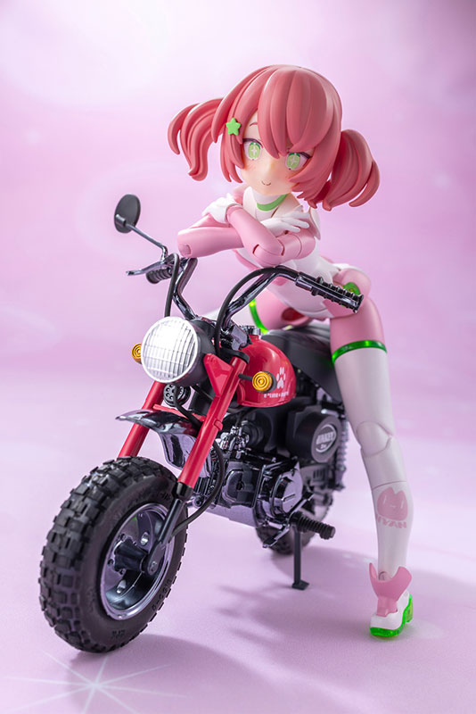 Megami Device PUNI MOFU Racing Mao with Honda Z50J-1 Monkey