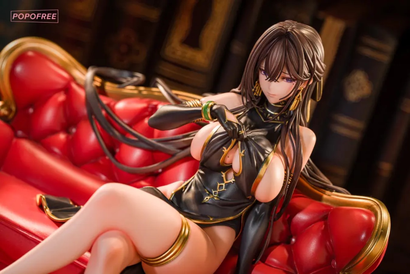 Lydia, the Demon World Executive