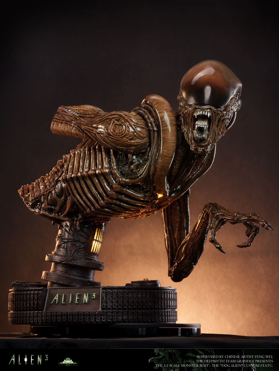 Dog Alien Bust 1/1