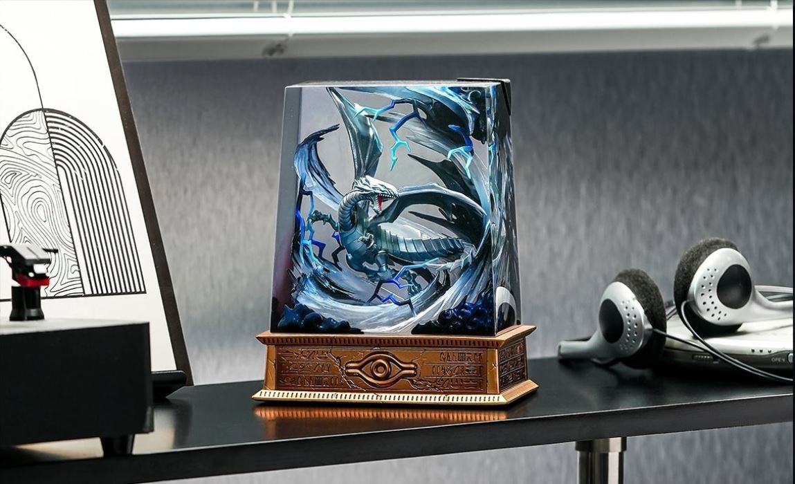 Yu-Gi-Oh! Blue-Eyes White Dragon Diorama LED Lamp