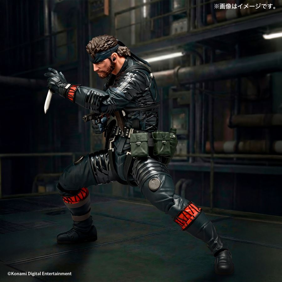 Revoltech Metal Gear Solid: Solid Snake Sneaking Suit