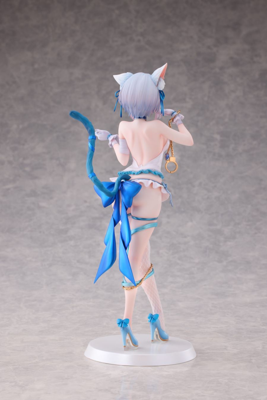 Bound Cat Putica-chan illustrated by Fernemo