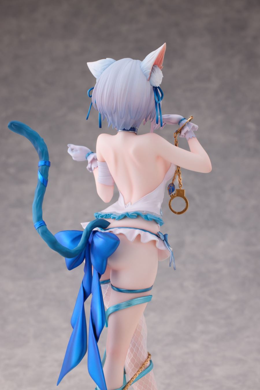 Bound Cat Putica-chan illustrated by Fernemo