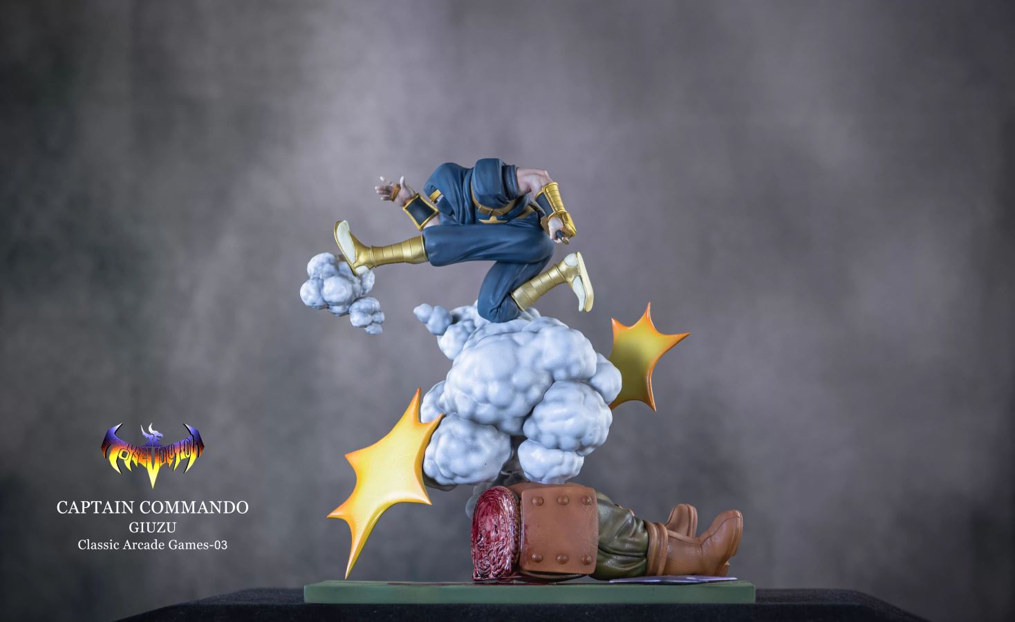 Mummy and Giuzu - Captain Commando