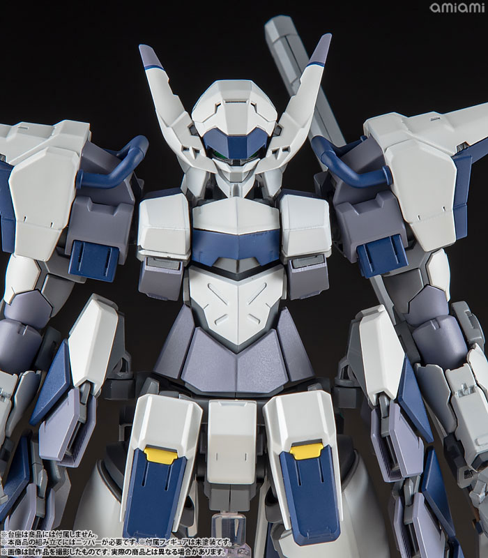 Full Metal Panic! Family 1/48 Azure Raven with Type 10 Modified Monomolecular Blade Plated Ver. + Special Display Base Designed by Kanetake Ebikawa