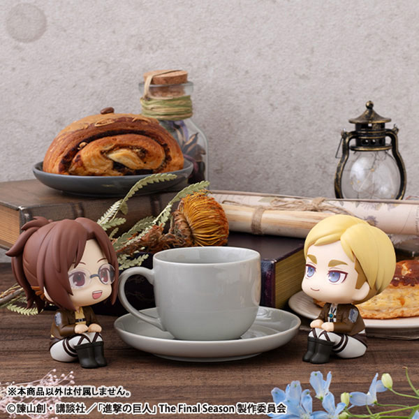 LookUp Attack on Titan - Erwin Smith & Hange Zoe