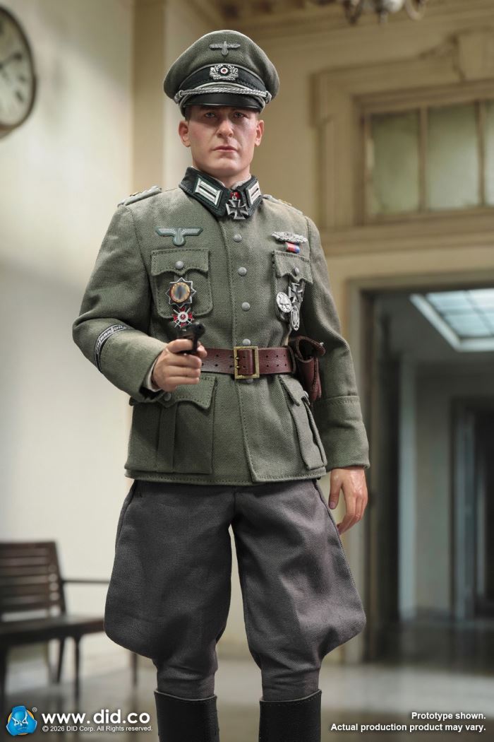 WWII German Wehrmacht Officer - Otto Remehr 1/6