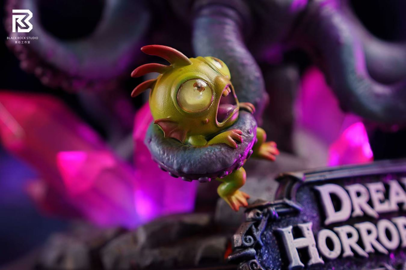 Q ver Gryphon Hatchling & Gorian Butcher & Dread Horrorling