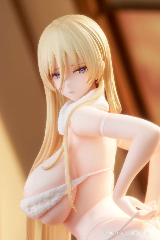 Azur Lane Bismarck Unpacked Surprise Ver. 1/7