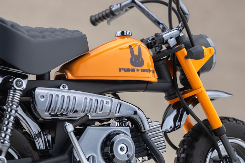 Megami Device PUNI MOFU RACING TU with Honda Z50J-1 Monkey