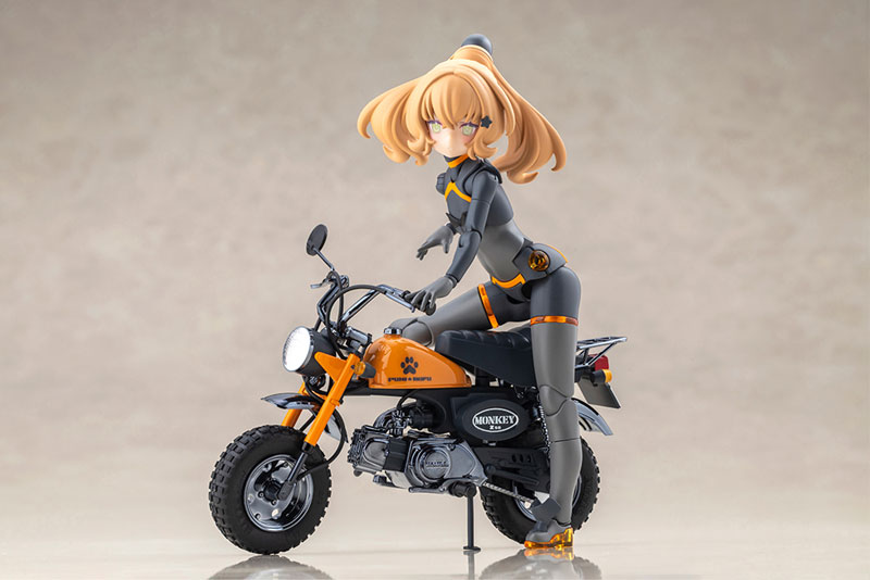 Megami Device PUNI MOFU RACING TU with Honda Z50J-1 Monkey