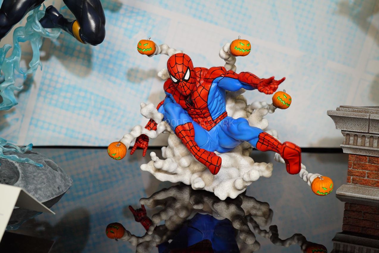 รวมภาพถ่ายงานปั้นค่าย Diamond Select Toys ในงาน Toy Fair 2020