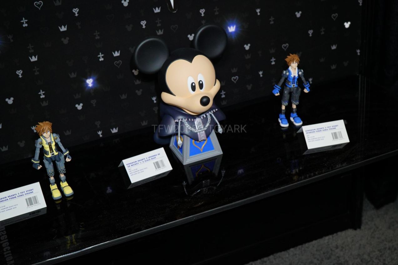 รวมภาพถ่ายงานปั้นค่าย Diamond Select Toys ในงาน Toy Fair 2020