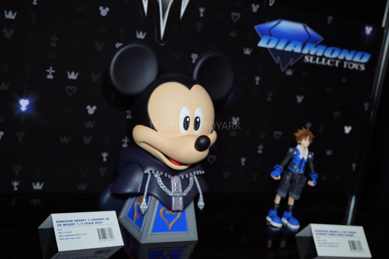 รวมภาพถ่ายงานปั้นค่าย Diamond Select Toys ในงาน Toy Fair 2020