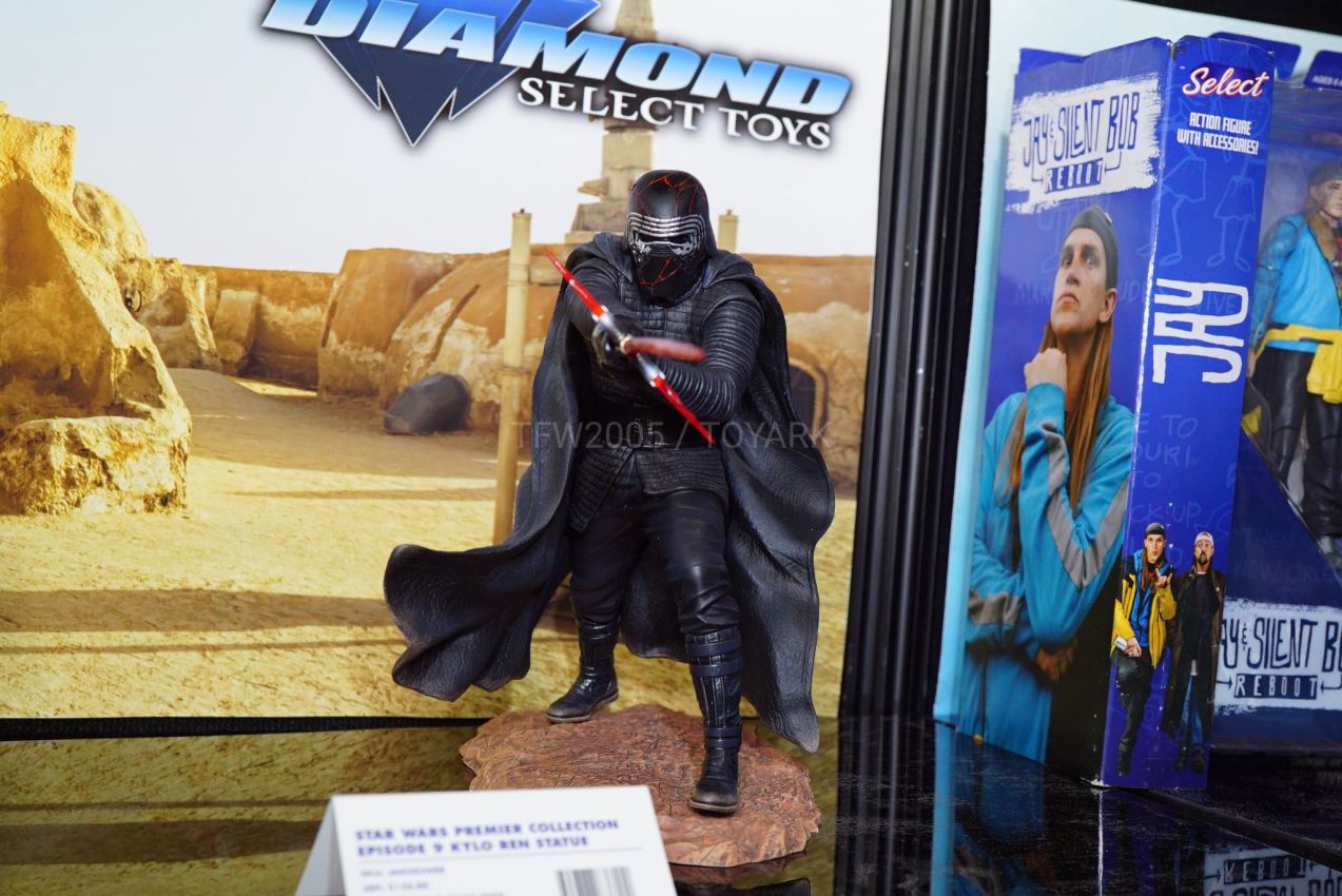 รวมภาพถ่ายงานปั้นค่าย Diamond Select Toys ในงาน Toy Fair 2020