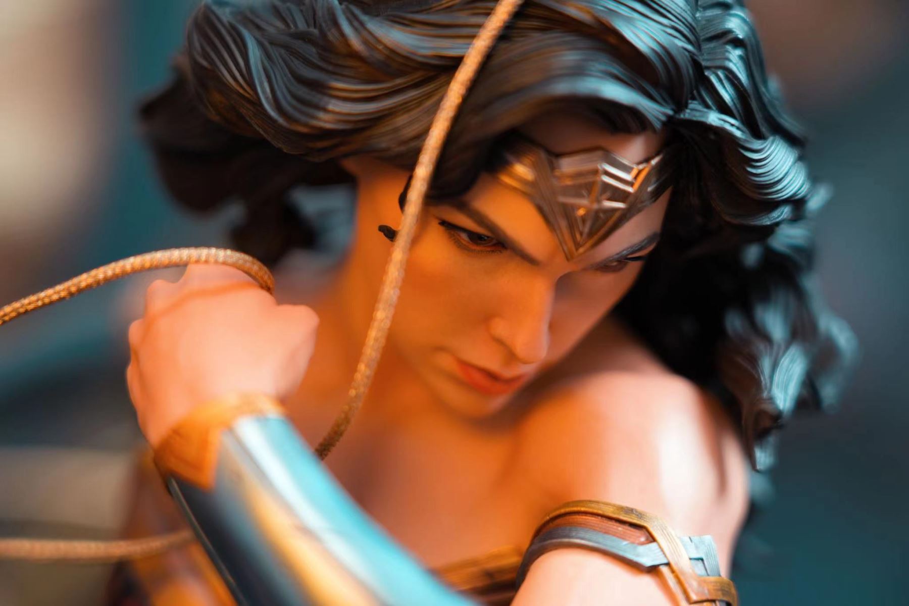 เบื้องหลังงานปั้นพร้อมภาพถ่ายสวย ๆ ของ Wonder Woman Queen Studios