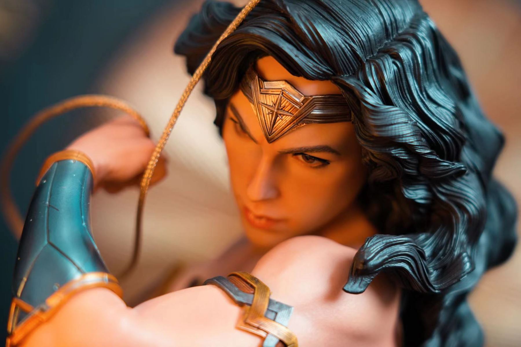 เบื้องหลังงานปั้นพร้อมภาพถ่ายสวย ๆ ของ Wonder Woman Queen Studios