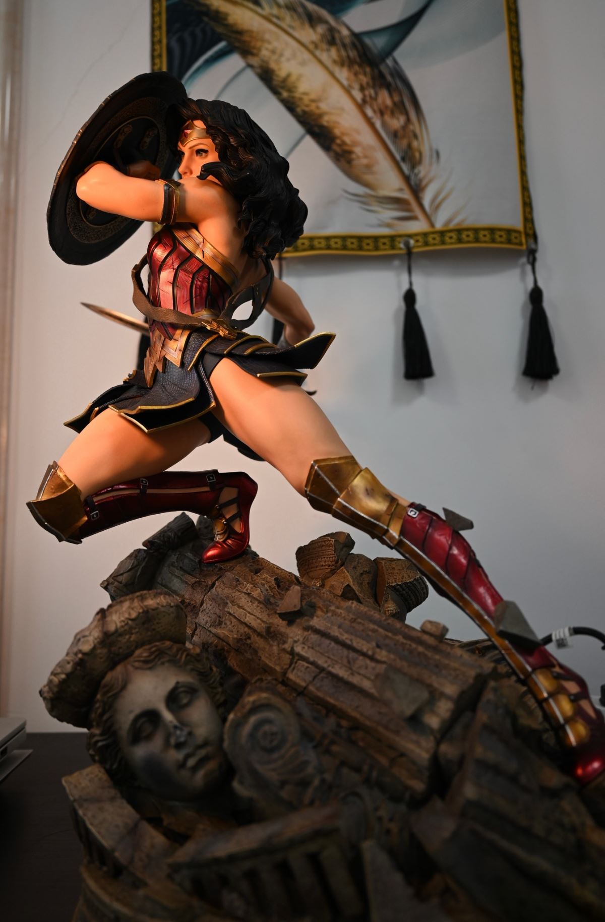 เบื้องหลังงานปั้นพร้อมภาพถ่ายสวย ๆ ของ Wonder Woman Queen Studios