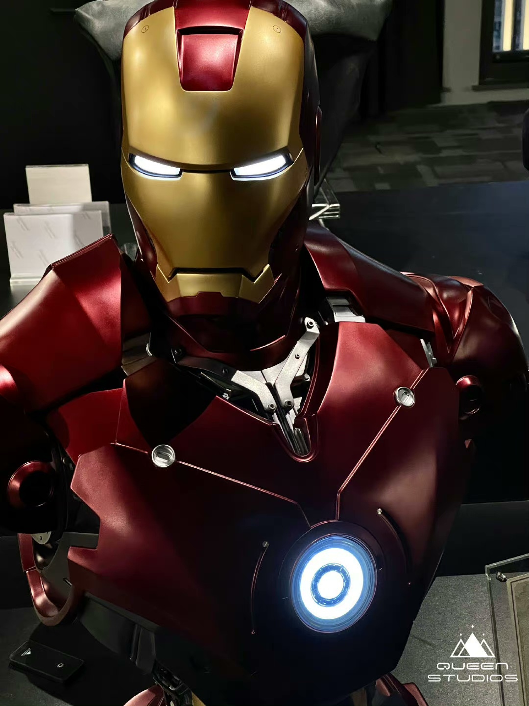 พรีวิวแบบชัด ๆ กับ Iron Man Mark III Bust ค่าย Queen Studios
