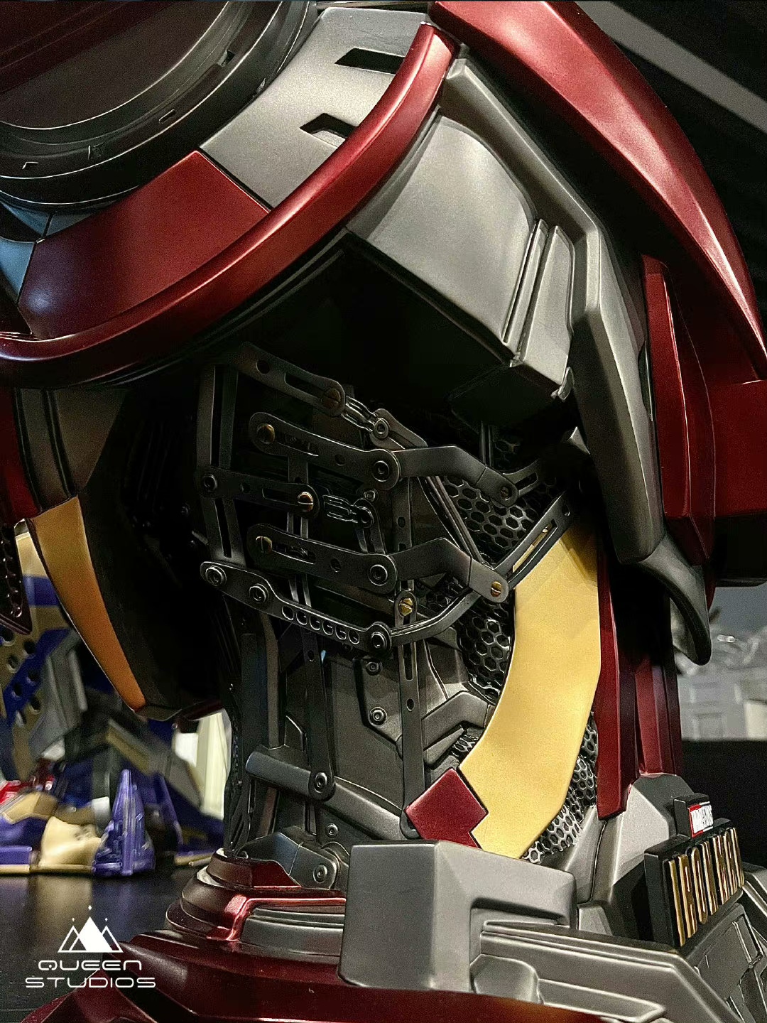 พรีวิวแบบชัด ๆ กับ Iron Man Mark III Bust ค่าย Queen Studios