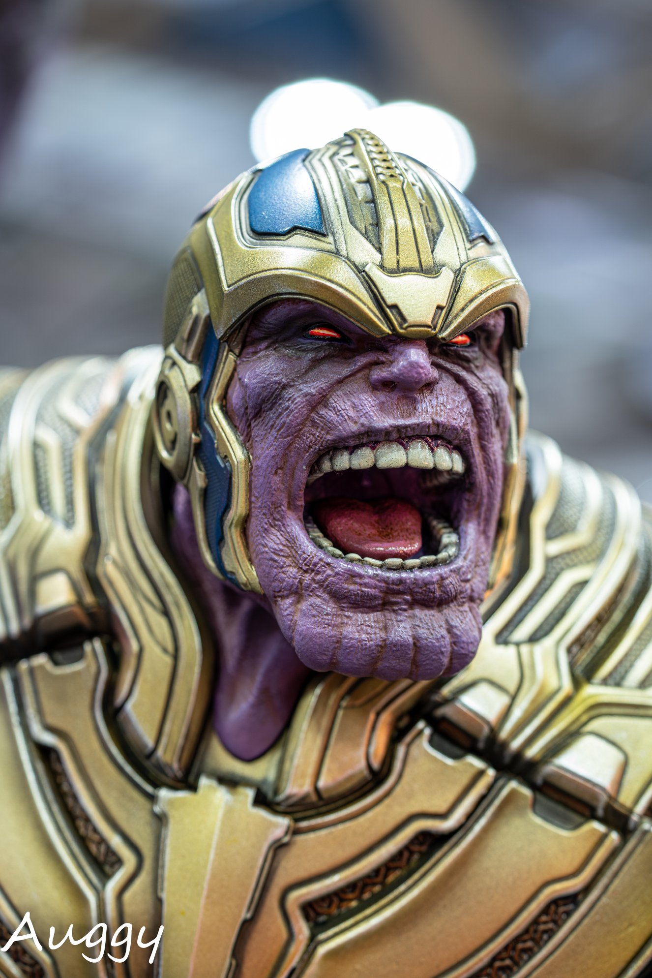 ภาพถ่าย Thanos & Lady Death statue งานปั้นใหม่ของ XM Studios จากงาน 2019SGCC