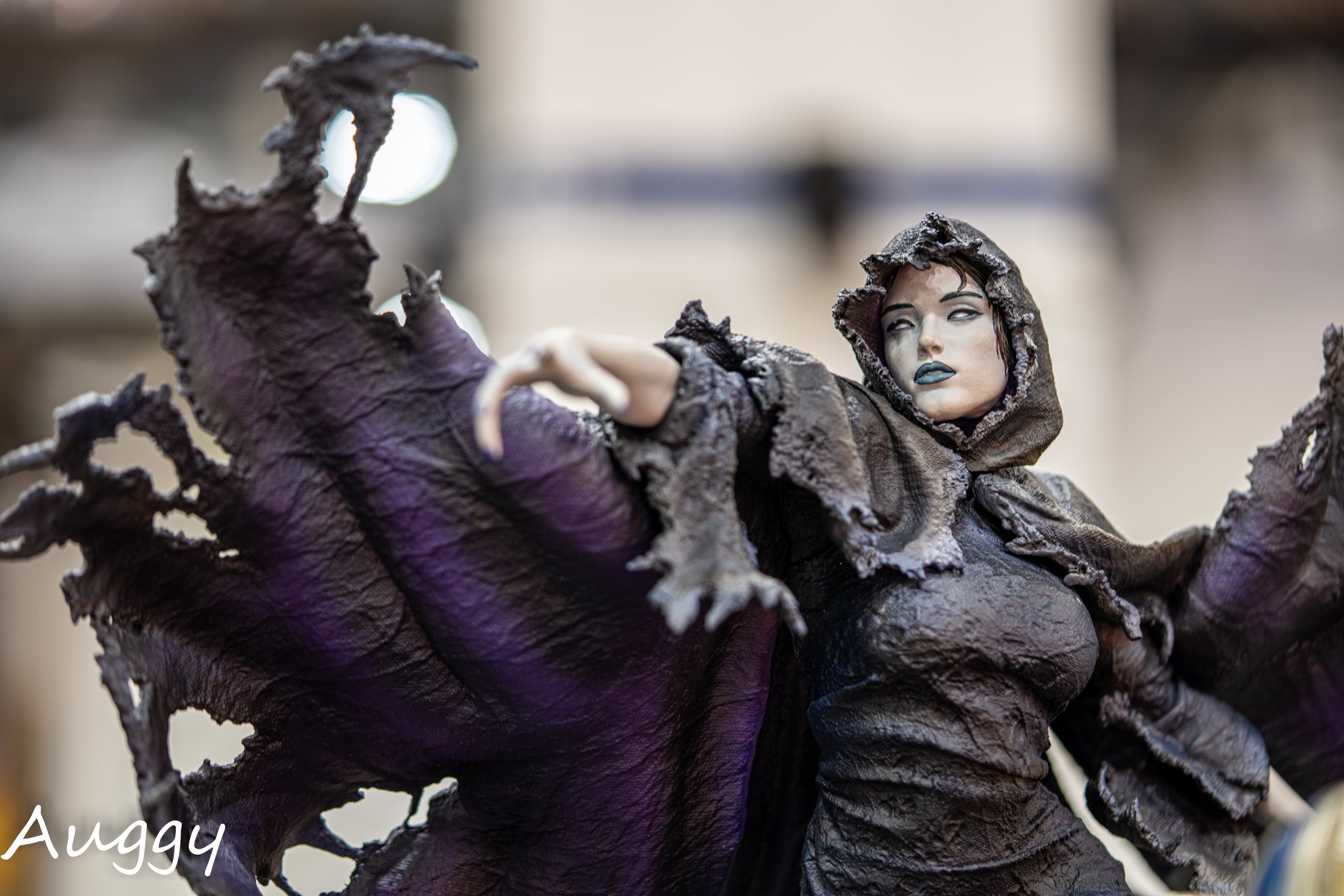 ภาพถ่าย Thanos & Lady Death statue งานปั้นใหม่ของ XM Studios จากงาน 2019SGCC