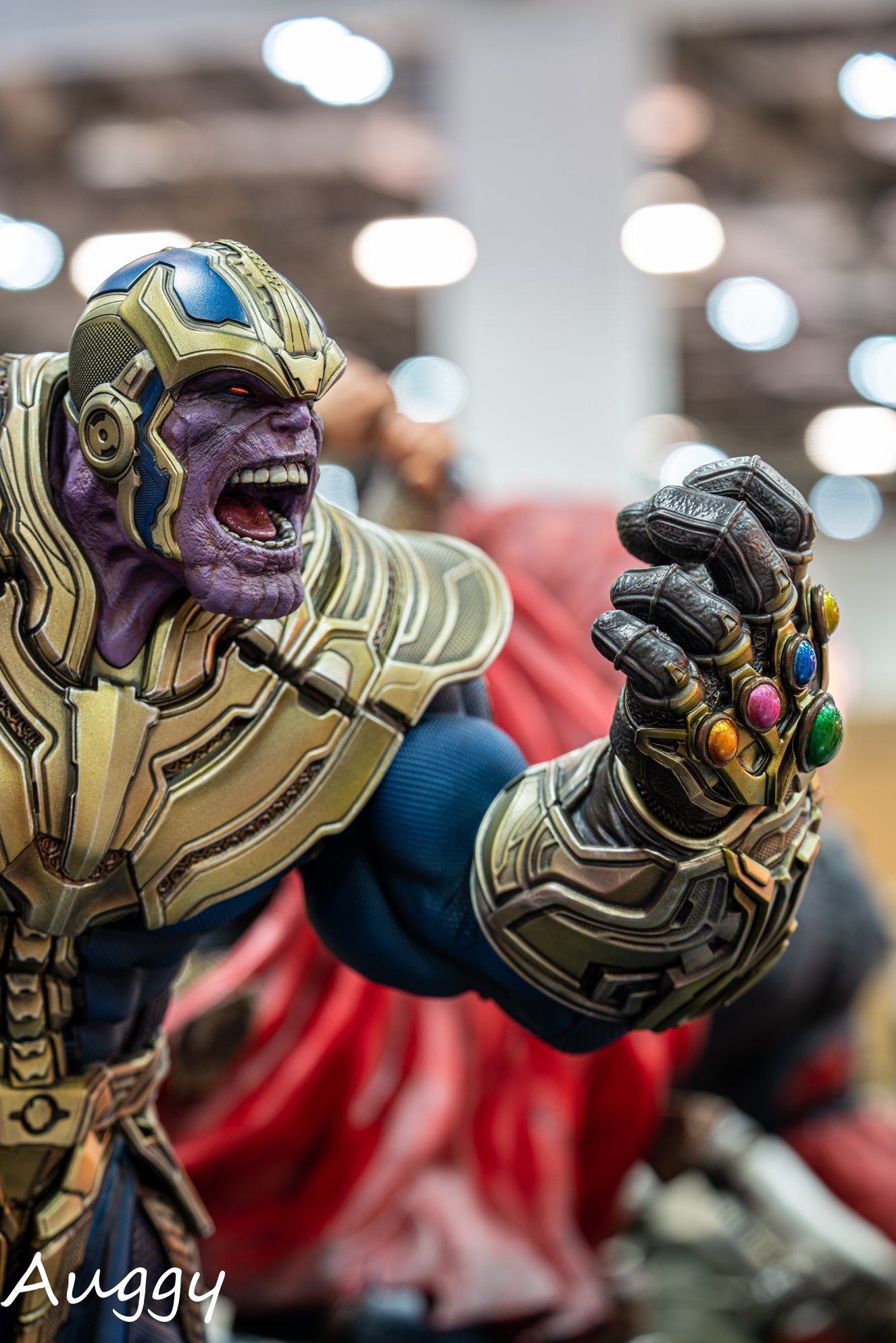 ภาพถ่าย Thanos & Lady Death statue งานปั้นใหม่ของ XM Studios จากงาน 2019SGCC