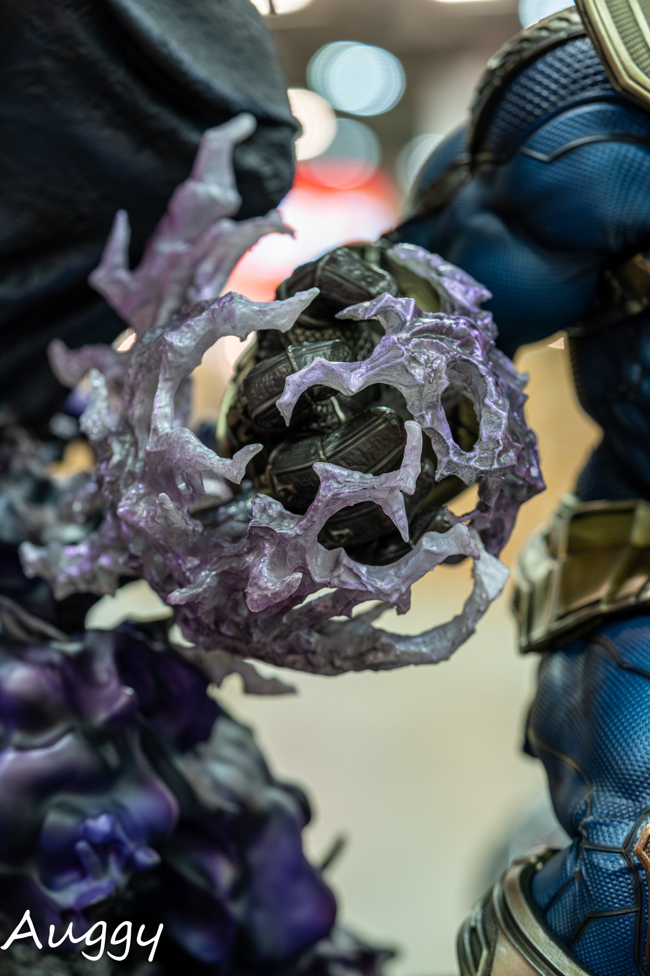 ภาพถ่าย Thanos & Lady Death statue งานปั้นใหม่ของ XM Studios จากงาน 2019SGCC