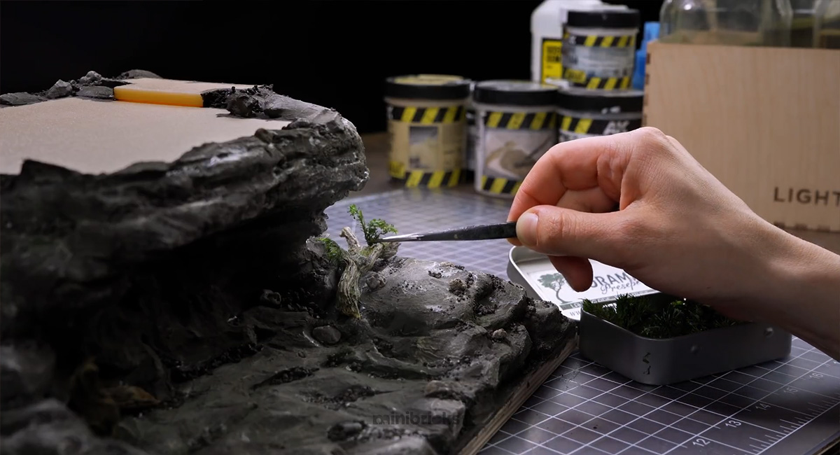 ชมขั้นตอนการสร้างไดโอรามาสวย ๆ Two-Headed Scorpion Guards an old palace