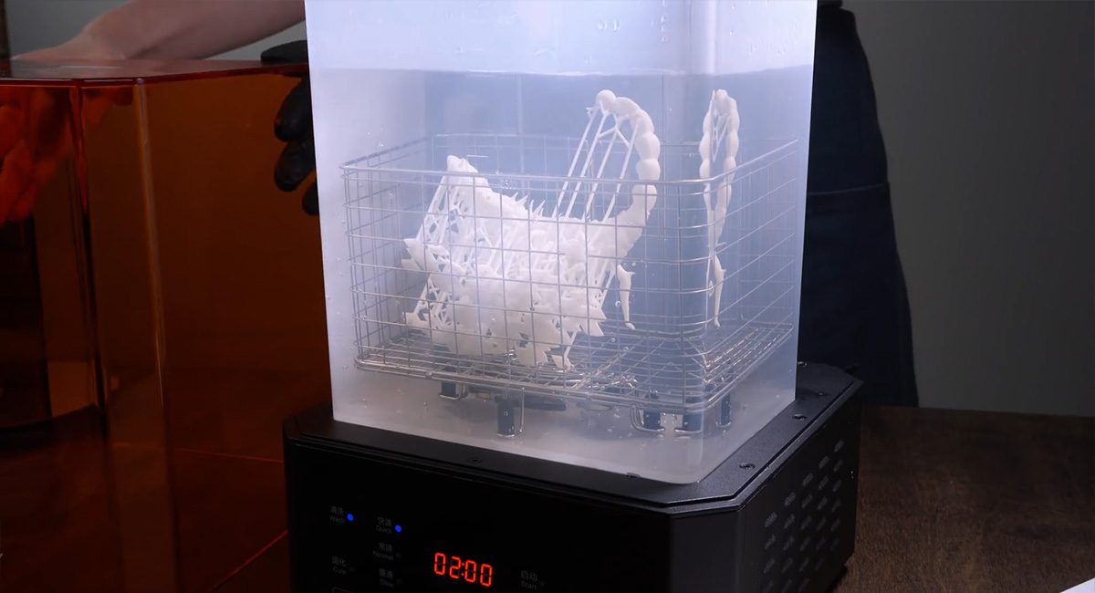 ชมขั้นตอนการสร้างไดโอรามาสวย ๆ Two-Headed Scorpion Guards an old palace