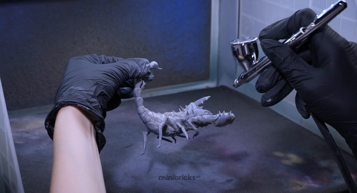 ชมขั้นตอนการสร้างไดโอรามาสวย ๆ Two-Headed Scorpion Guards an old palace