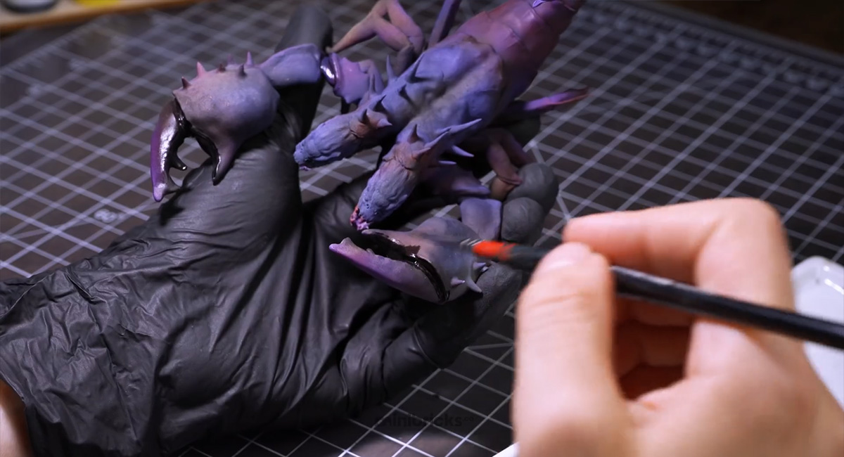 ชมขั้นตอนการสร้างไดโอรามาสวย ๆ Two-Headed Scorpion Guards an old palace