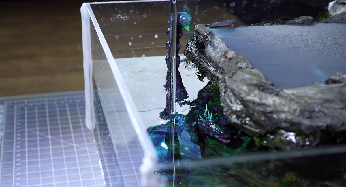 ชมขั้นตอนการสร้างไดโอรามาสวย ๆ Two-Headed Scorpion Guards an old palace