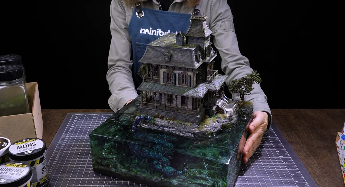 ชมขั้นตอนการสร้างไดโอรามาสวย ๆ Two-Headed Scorpion Guards an old palace