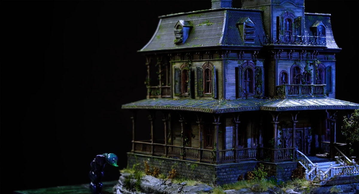 ชมขั้นตอนการสร้างไดโอรามาสวย ๆ Two-Headed Scorpion Guards an old palace