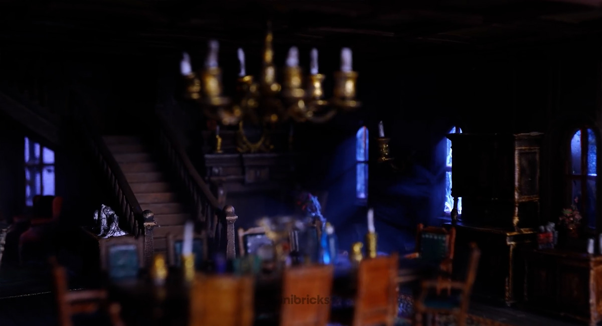 ชมขั้นตอนการสร้างไดโอรามาสวย ๆ Two-Headed Scorpion Guards an old palace