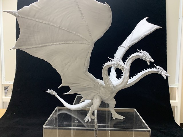 ต้นแบบงานปั้นสวย ๆ ของ King Ghidorah จากภาพยนต์ Godzilla ภาค 2