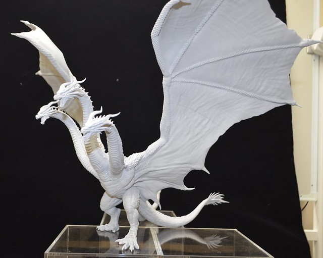 ต้นแบบงานปั้นสวย ๆ ของ King Ghidorah จากภาพยนต์ Godzilla ภาค 2