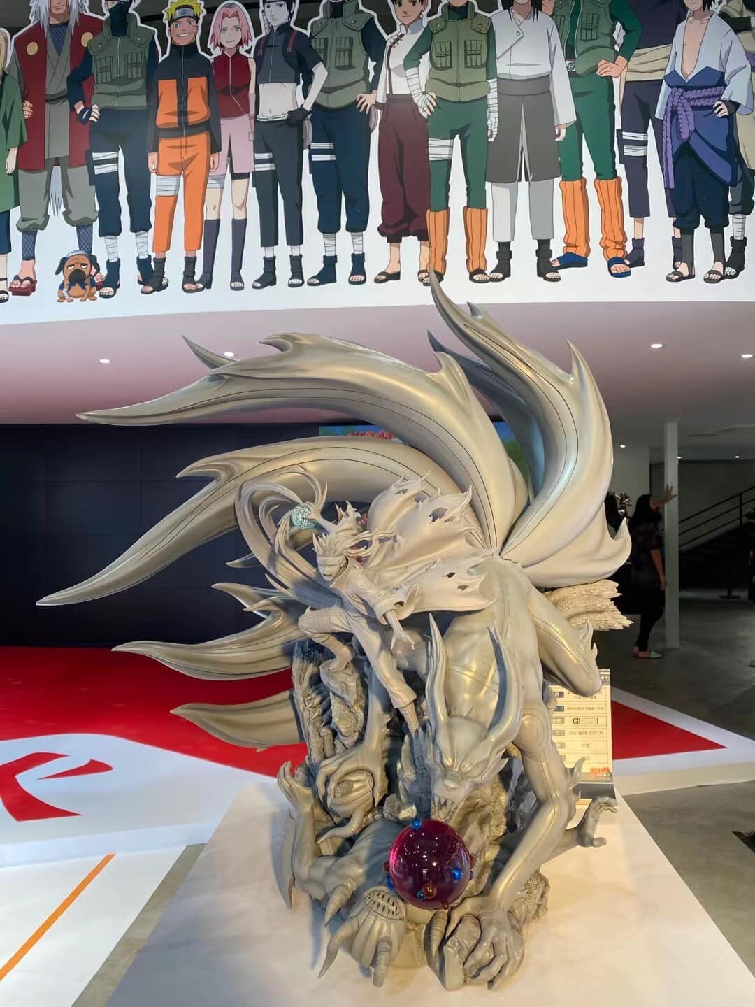 ภาพถ่ายจริงกับงานปั้นเรซิ่นต้นแบบนารูโตะของค่าย Pickstar Studios